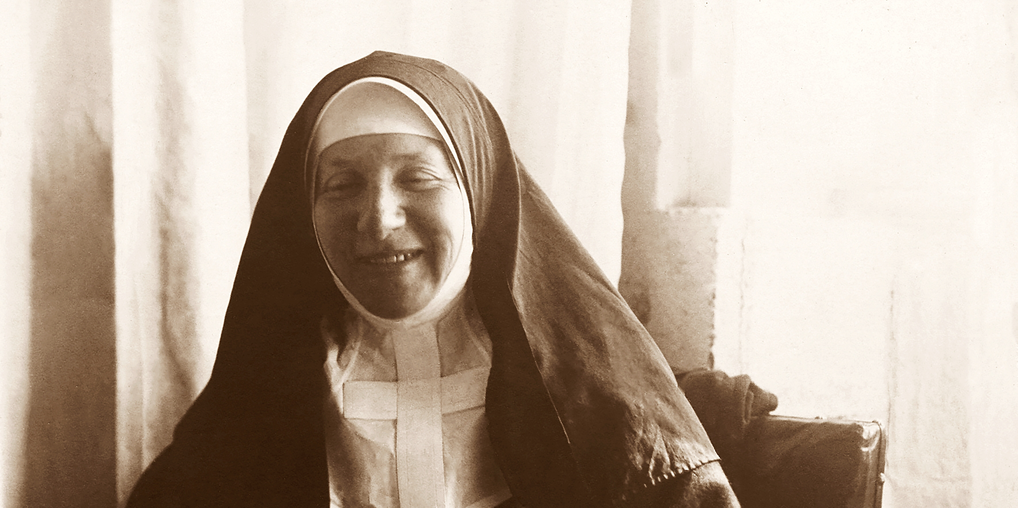 8. Matka Elżbieta w swoim pokoju w Laskach - 1928 r_edited.jpg
